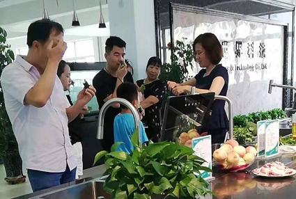 加盟康世界 | 祝賀山東博世電器的孫總、河北恒潔衛浴的張總成功簽約康世界！